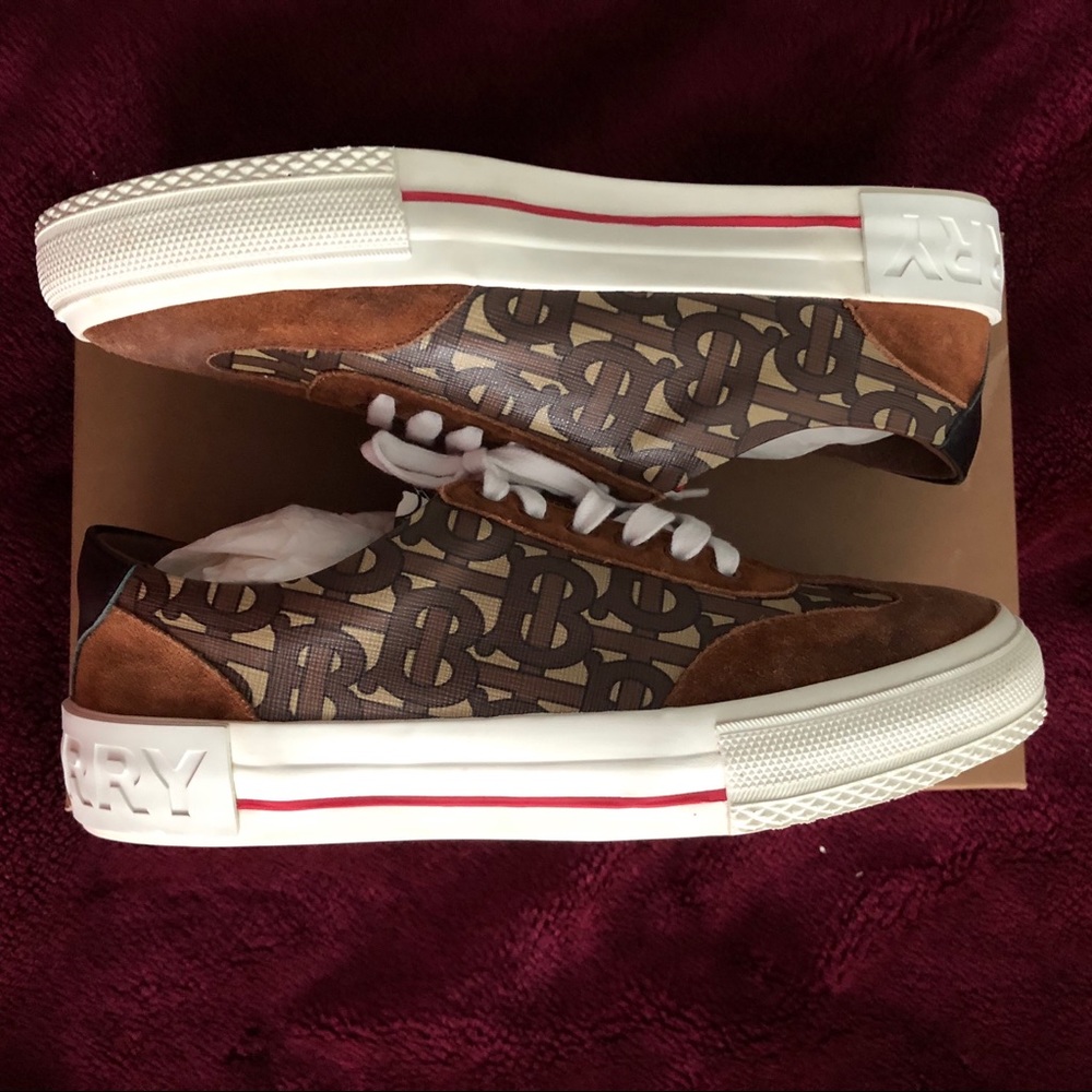 Auth NIB Burberry Nelson Monogram Sneakers 38